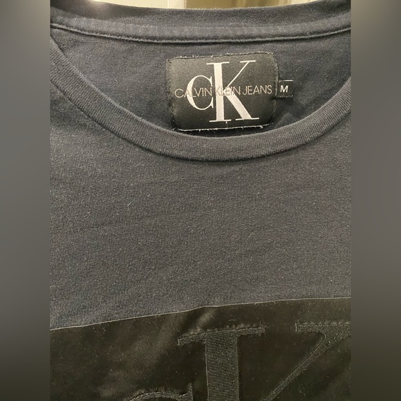 Black Calvin Klein T-shirt - Picture 2 of 3
